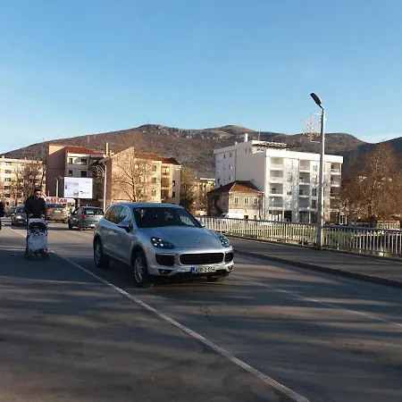Apartman Dragica U Centru Grada * Trebin